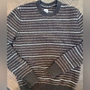 GAP Men's chunky cotton knit crewneck sweater.